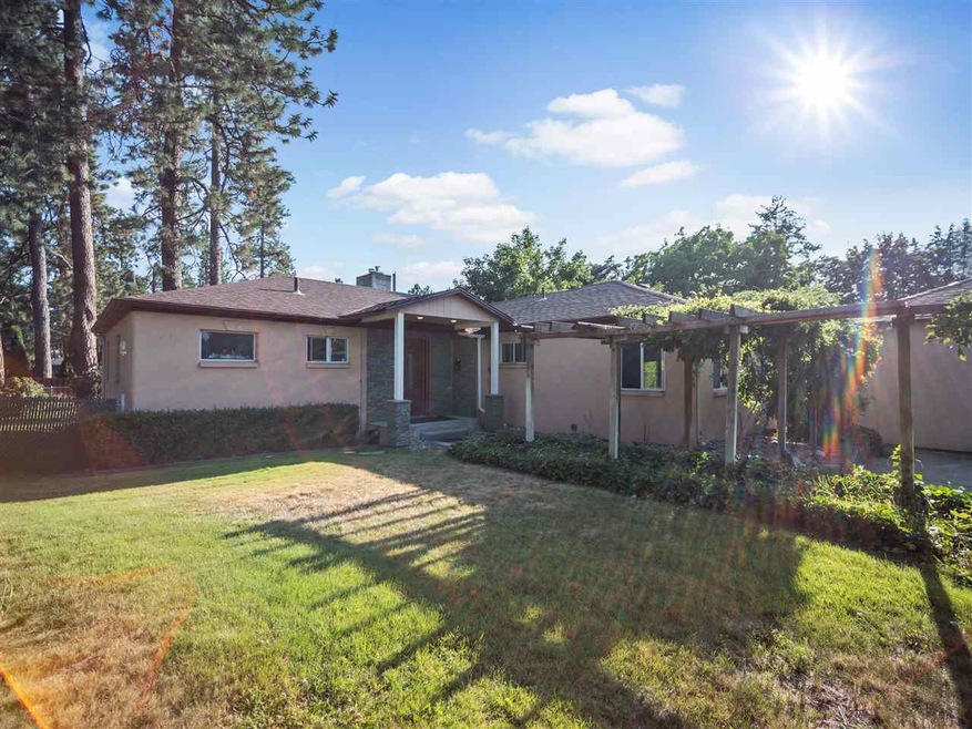 517 W 6th St, Cheney, WA 99004 - photo 1