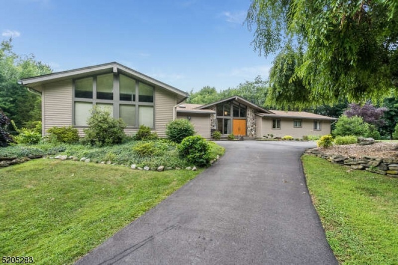 6 Gap View Dr, Blairstown, NJ 07825 - photo 1