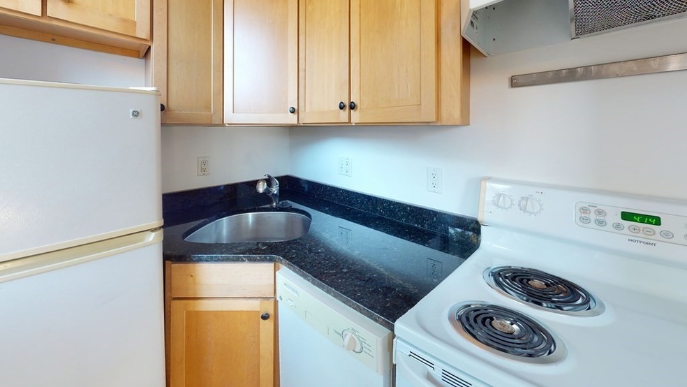 4 Arlington St unit 7, Cambridge, MA 02140 - photo 1