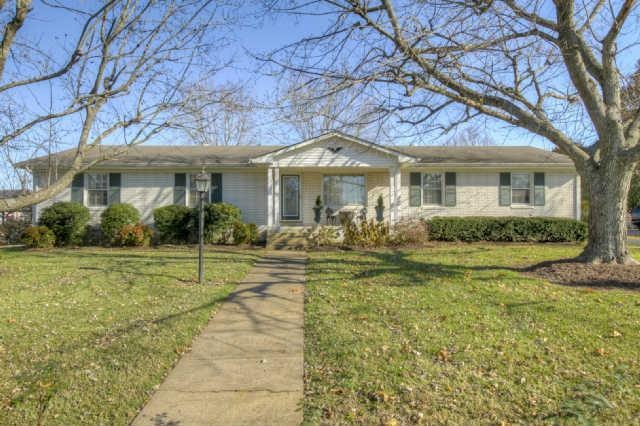 402 Shadow Dr, Shelbyville, TN 37160 - photo 1