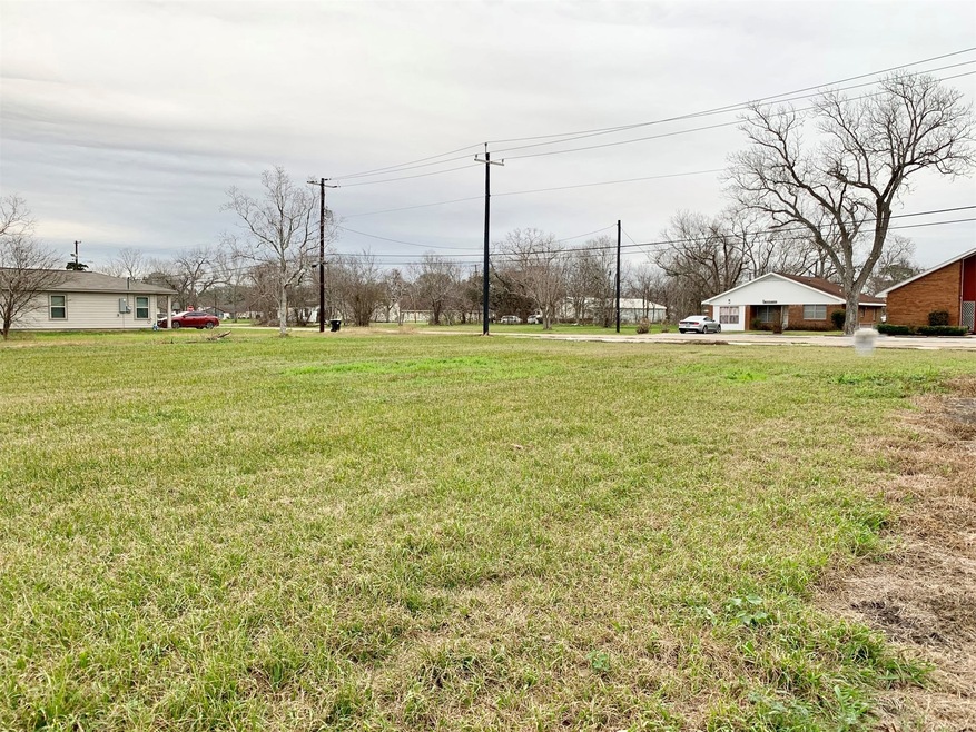 2520 Avenue B, Bay City, TX 77414 - photo 1