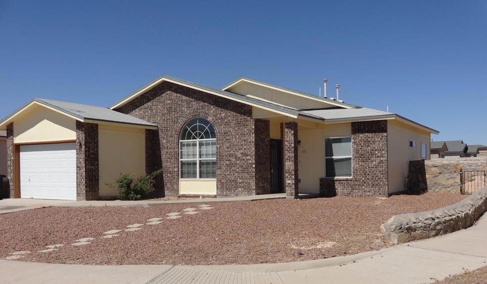 601 Villa Romero Dr, El Paso, TX 79928 - photo 1