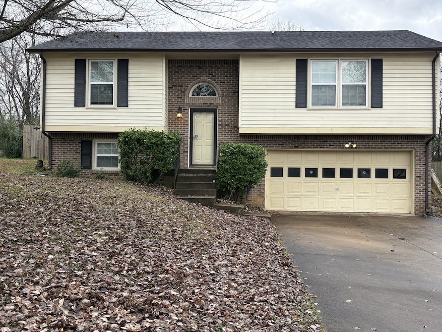 2124 Single Tree Dr, Clarksville, TN 37040 - photo 1