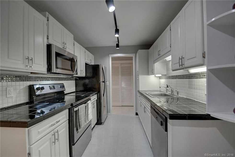 Kitchen with eat-in area
