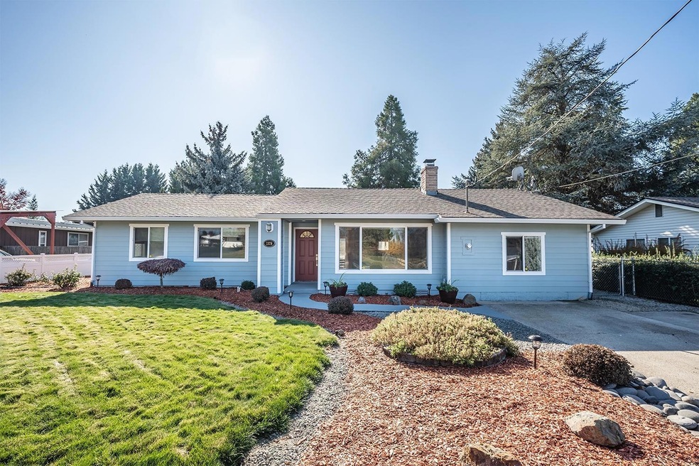 2378 E McAndrews Rd, Medford, OR 97504 - photo 1