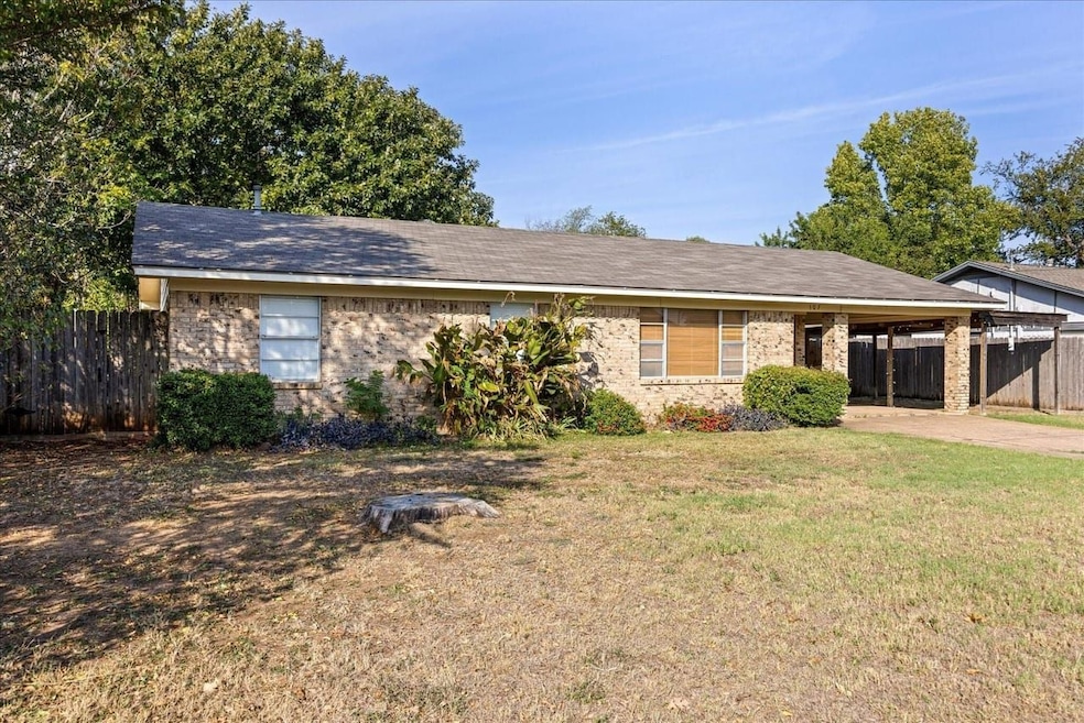 107 Yuma St, Lipan, TX 76462 - photo 1