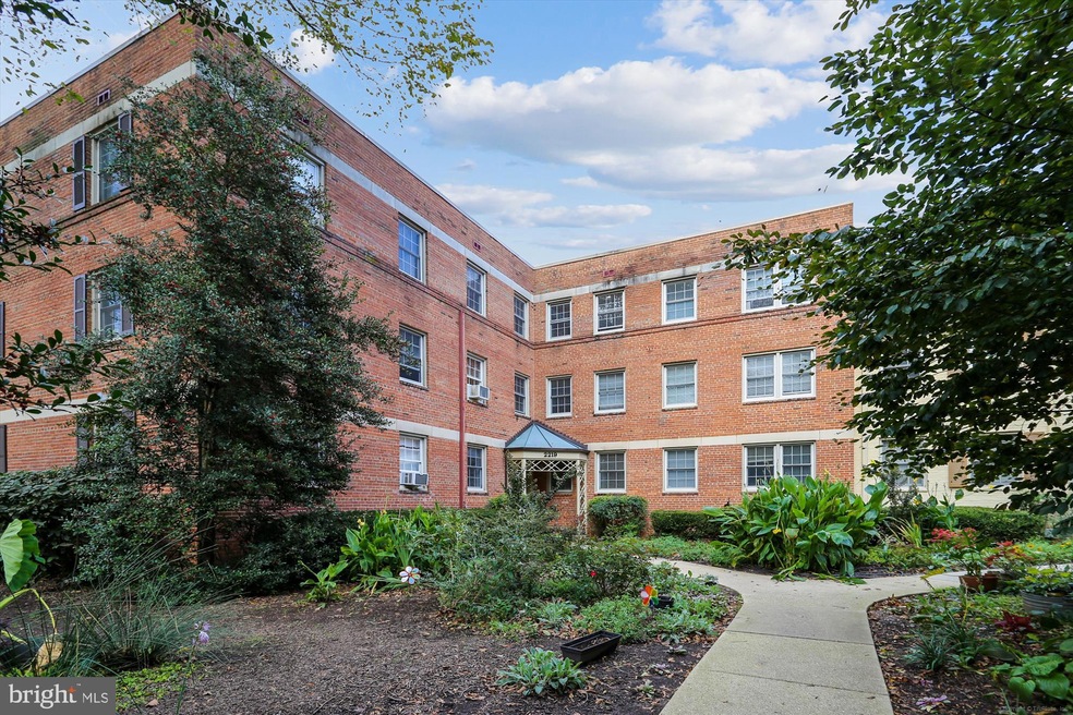 2219 Washington Ave unit W-202, Silver Spring, MD 20910 - photo 1