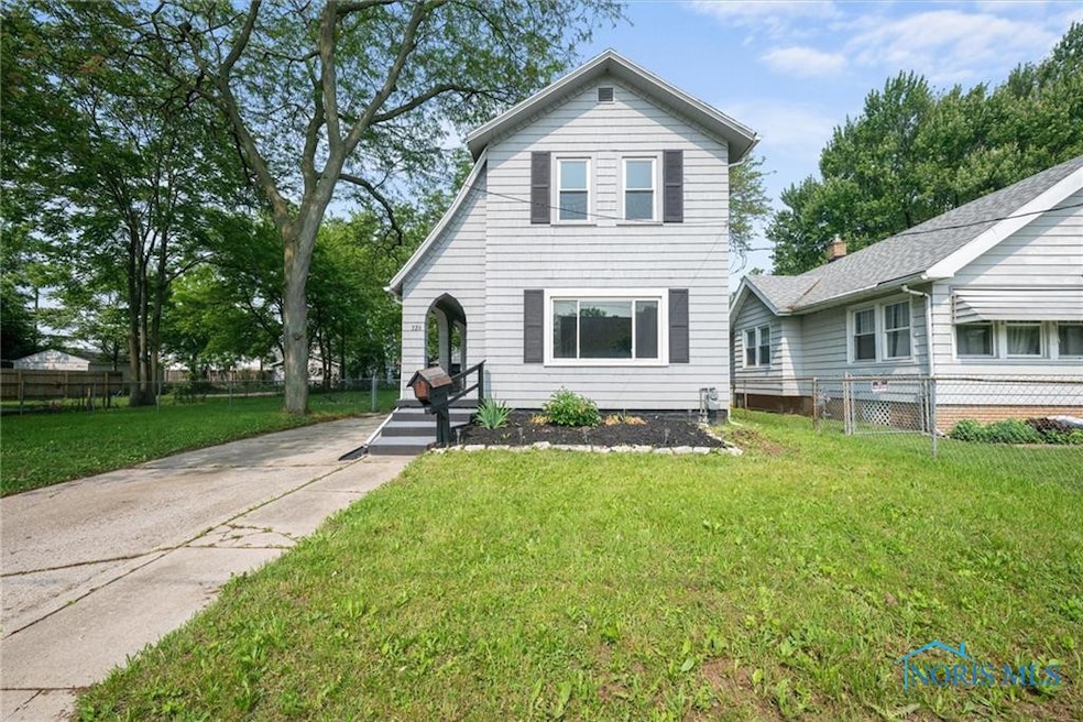 726 Spring Grove Ave, Toledo, OH 43605 - photo 1