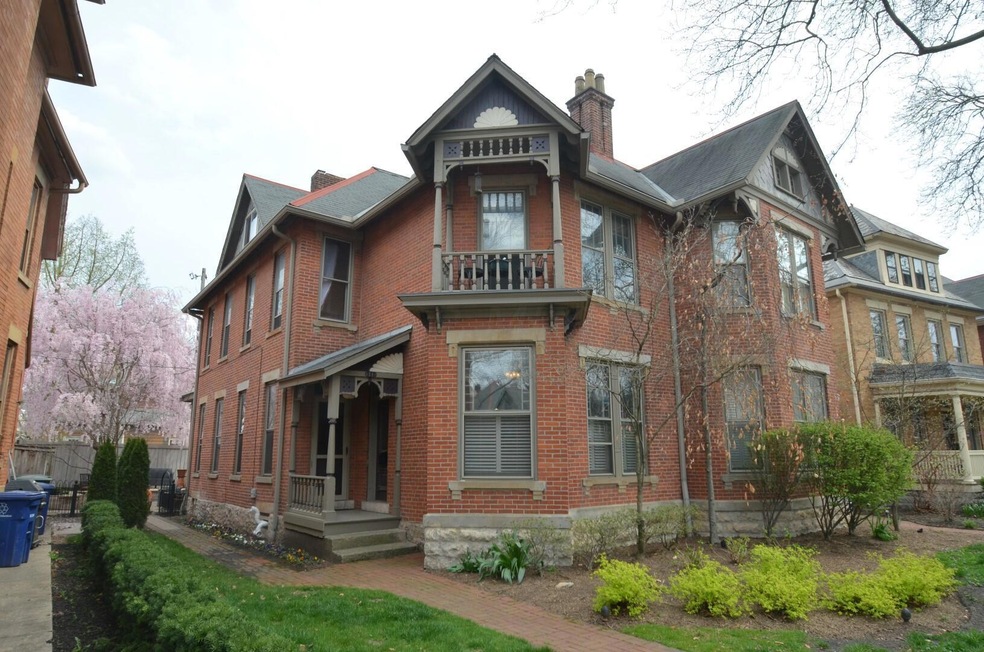 952 Neil Ave