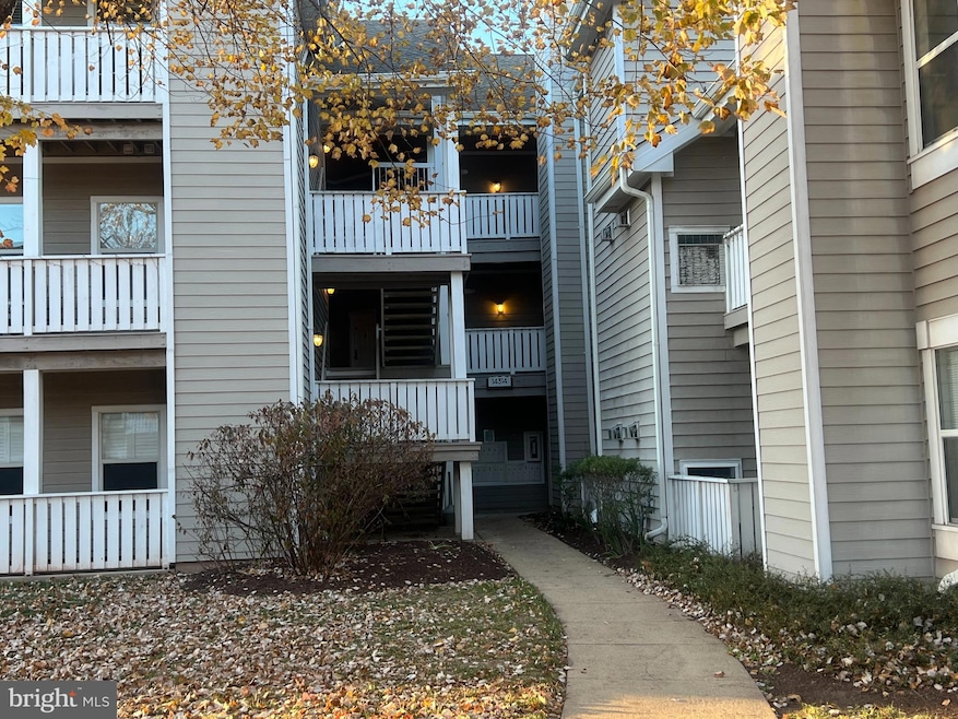 14314 Climbing Rose Way unit 305, Centreville, VA 20121 - photo 1