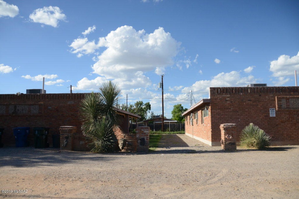 Delano photo 1