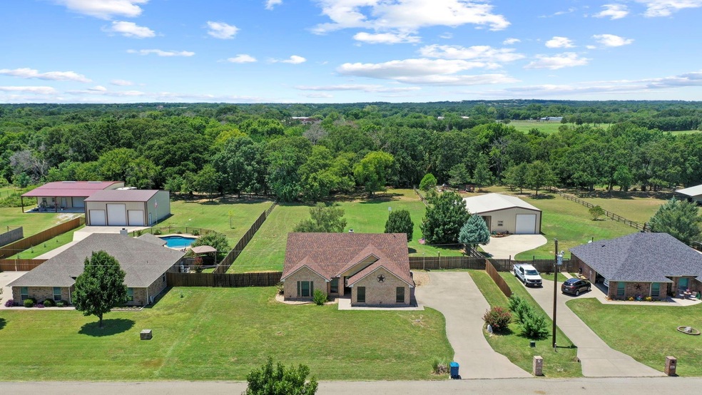 121 Westend Ln, Weatherford, TX 76088 - photo 1