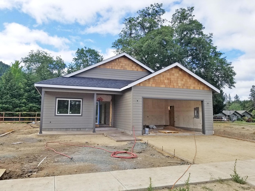 2107 SE Kayleigh Way front pic may 2020