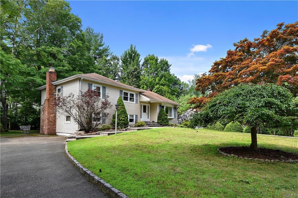 2334 Hawthorne Dr, Yorktown Heights, NY 10598 - photo 1