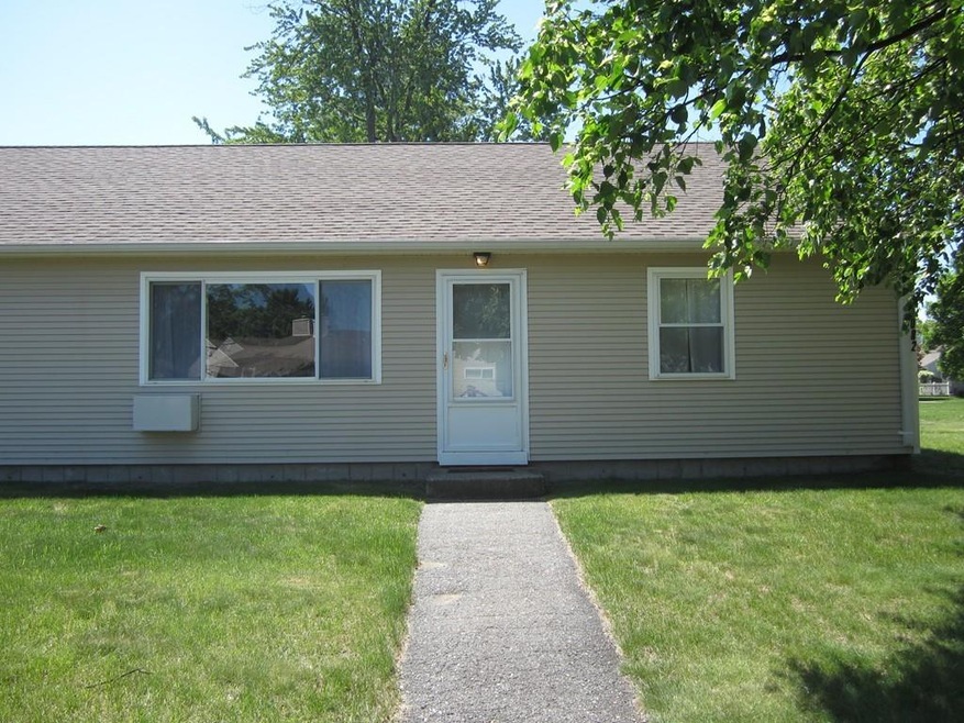 1082 James St, Chicopee, MA 01022 - photo 1