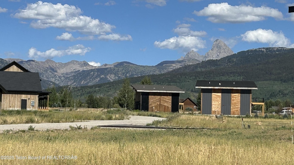 1313 Whitetail Dr, Driggs, ID 83422 - photo 1