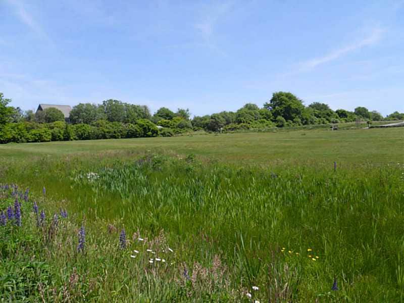 14 Lewis Dr, Middletown, RI 02842 - photo 1