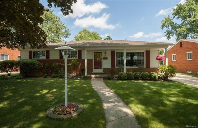 Welcome to 32756 Oakley Street!