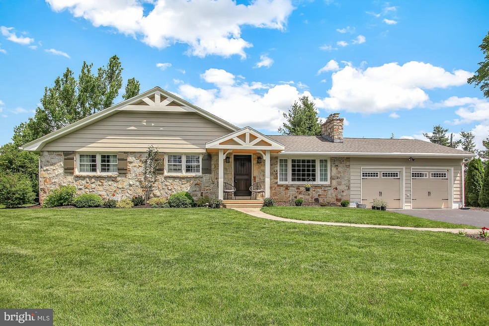 153 E Glenn Rd, Hershey, PA 17033 - photo 1