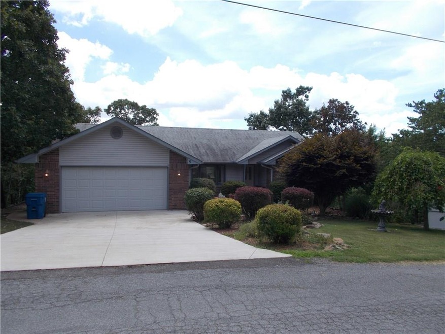 9 Singleton Cir, Bella Vista, AR 72715 - photo 1