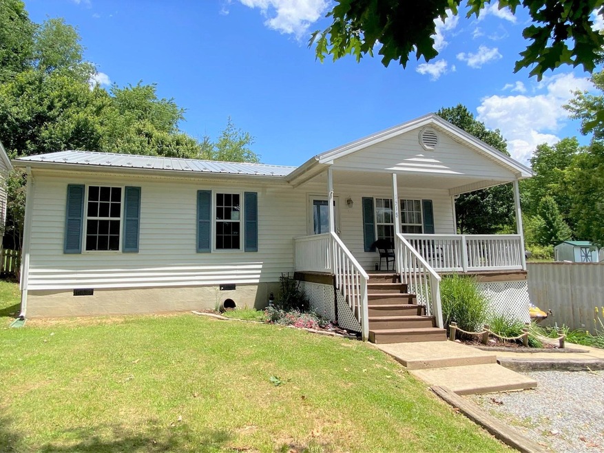 1518 Shenandoah Ave, Waynesboro, VA 22980 - photo 1