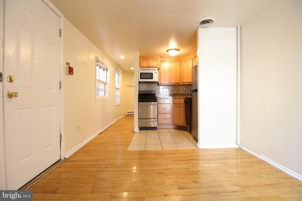 929 Spruce St unit B, Philadelphia, PA 19107 - photo 1
