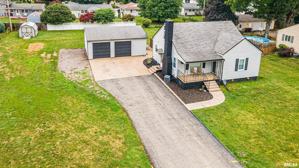 1501 N Ottawa St, Lincoln, IL 62656 - photo 1