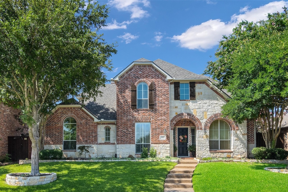 5825 Sweetbriar Dr, Richardson, TX 75082 - photo 1