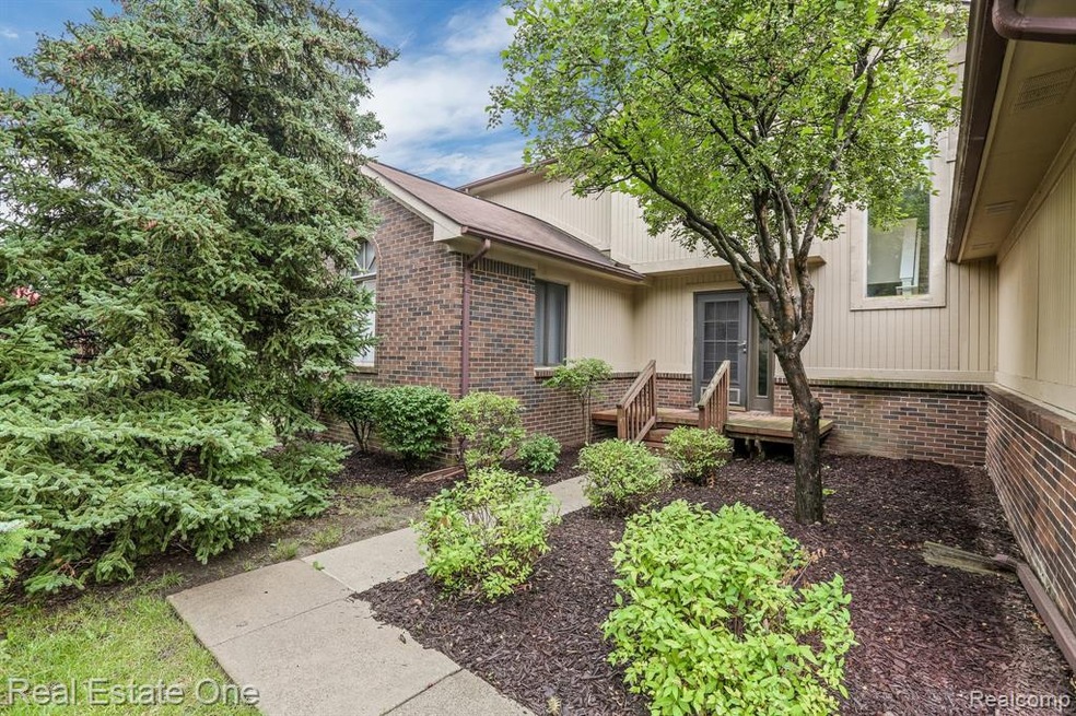 7489+Hickory+Hill+Dr+West+Bloomfield+Township-0-we