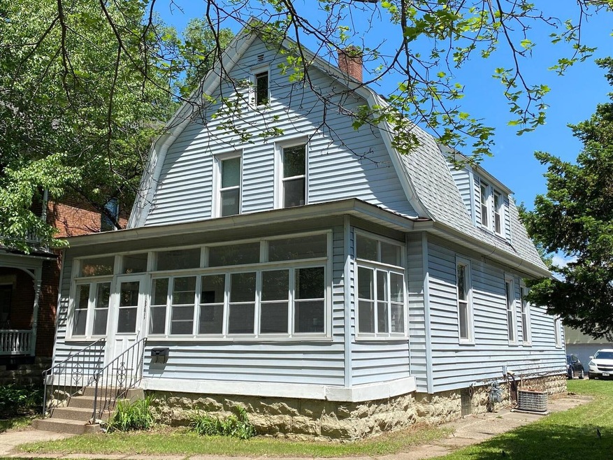 1241 West Ave S