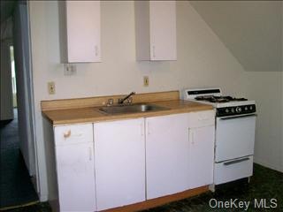 7 May St unit 3, Poughkeepsie, NY 12603 - photo 1