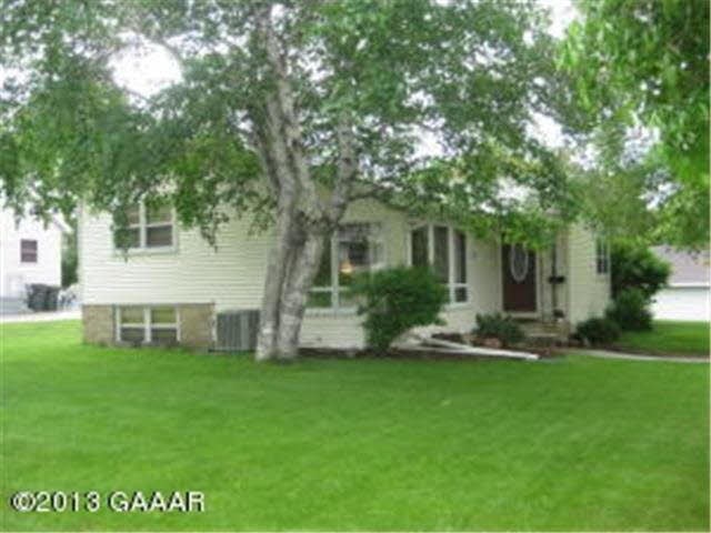320 3rd St NE, Glenwood, MN 56334 - photo 1
