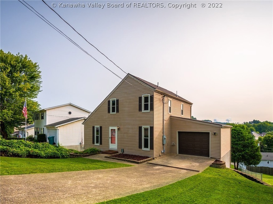 111 Timberlake Cir, Scott Depot, WV 25560 - photo 1