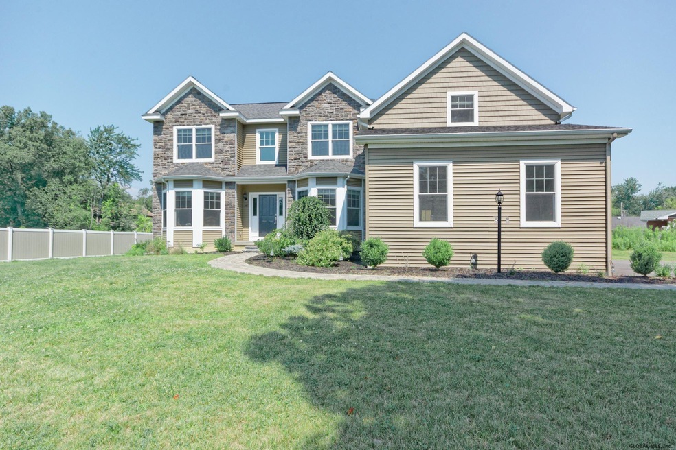 147 Maxwell Rd, Colonie, NY 12211 - photo 1