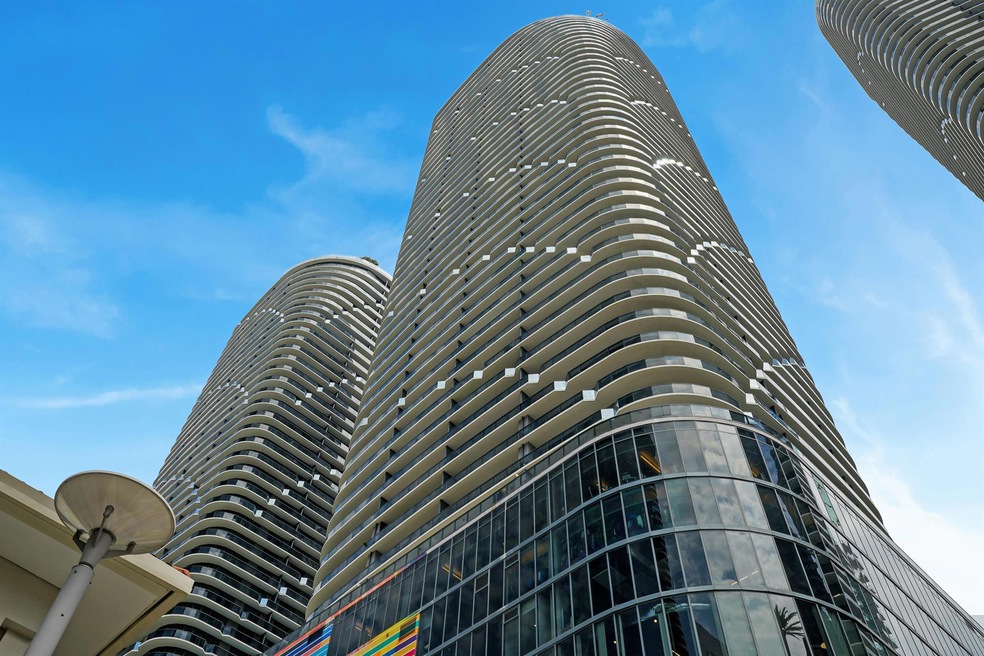 55 SW 9th St unit 3504, Miami, FL 33130 - photo 1