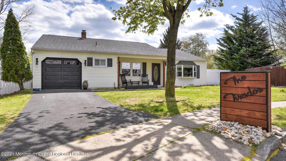 3 Sutton Pl Hazlet NJ 07730 USA-003-005-