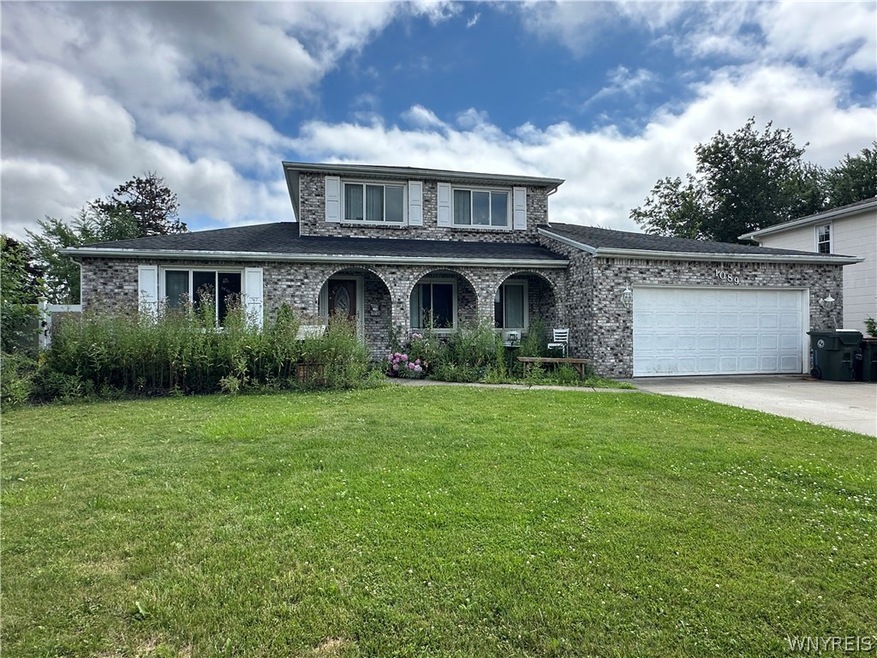 1089 Bowen Dr E, North Tonawanda, NY 14120 - photo 1