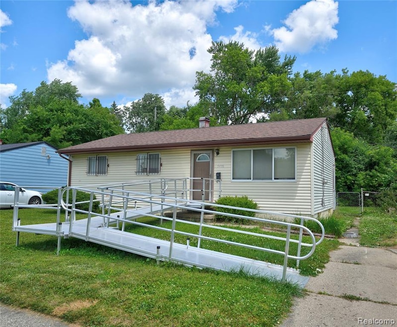 5428 Farmhill Rd, Flint, MI 48505 - photo 1