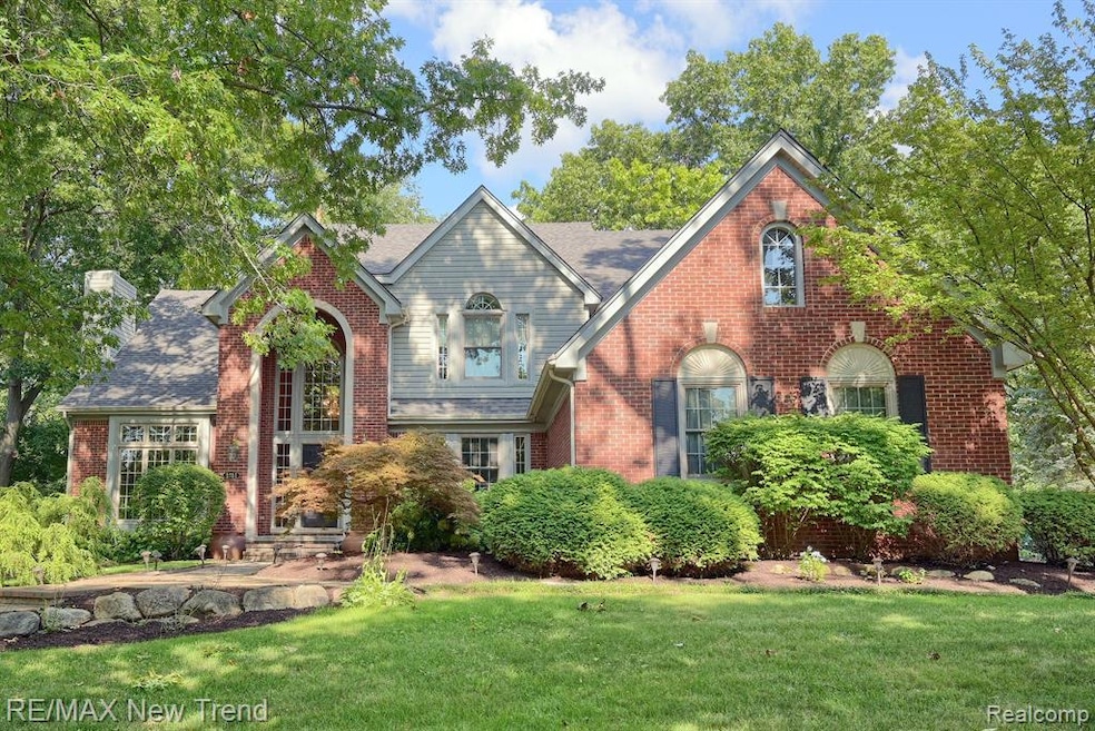 2757 W Bloomfield Oaks Dr, West Bloomfield, MI 48324 - photo 1