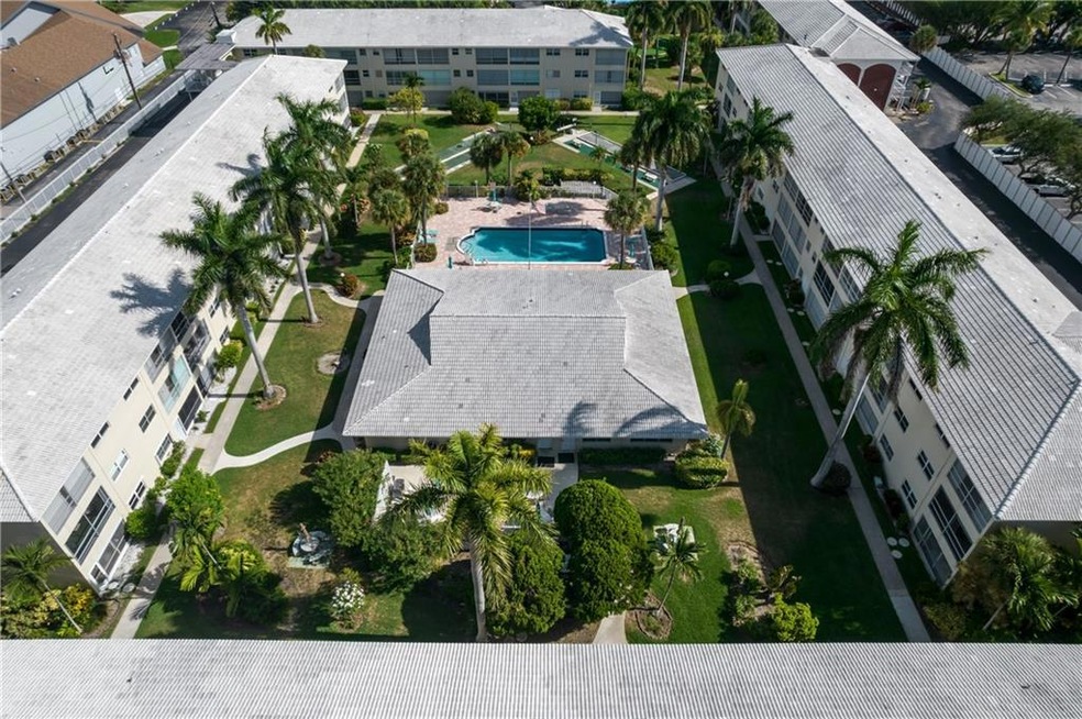 2 BR / 2 BA condo at Lighthouse Point Gardens Nort