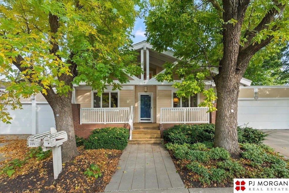 205 N 127th Plaza, Omaha, NE 68154 - photo 1