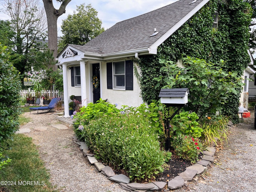 35 Burlington Ave unit Front, Leonardo, NJ 07737 - photo 1