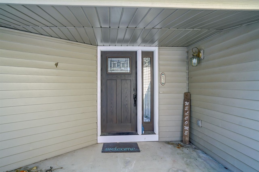 431 Bramble Ln, Brooklyn, WI 53521 - photo 1