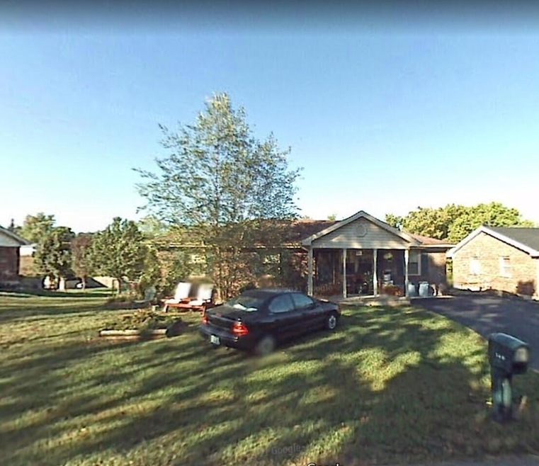 126 Oakland Ln, Harrodsburg, KY 40330 - photo 1