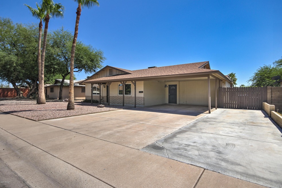 1921 E Meadow Dr-1