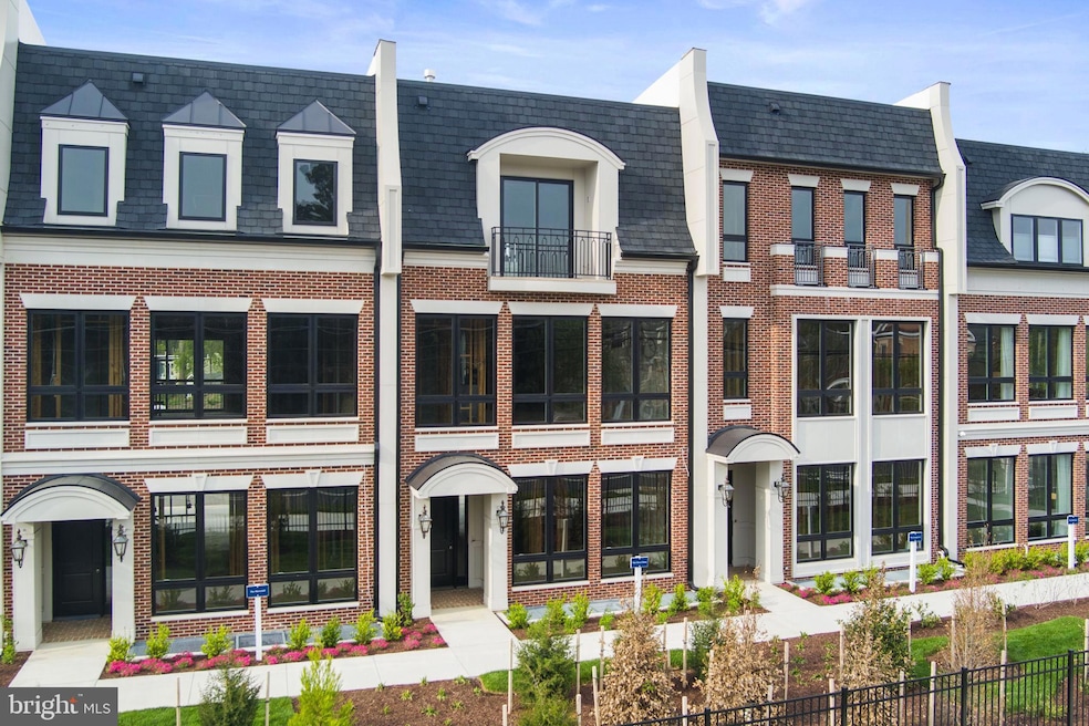 1626 Chain Bridge Rd, McLean, VA 22101 - photo 1