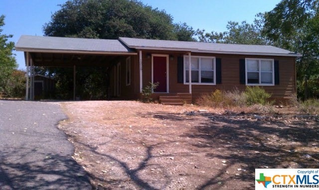 1216 Chestnut St, San Marcos, TX 78666 - photo 1