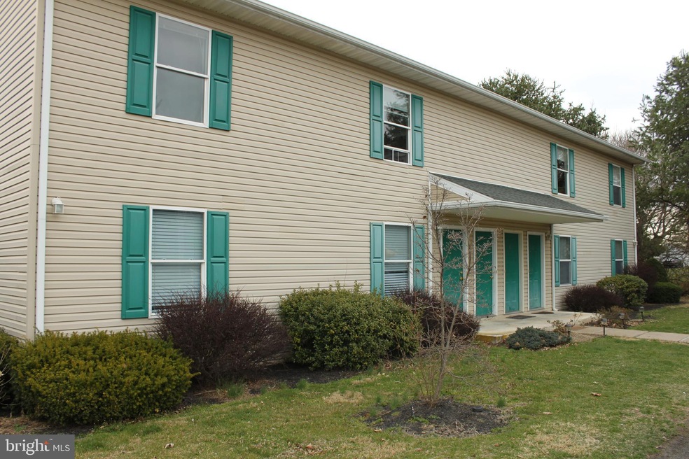 534 Warm Spring Rd unit 11, Chambersburg, PA 17202 - photo 1
