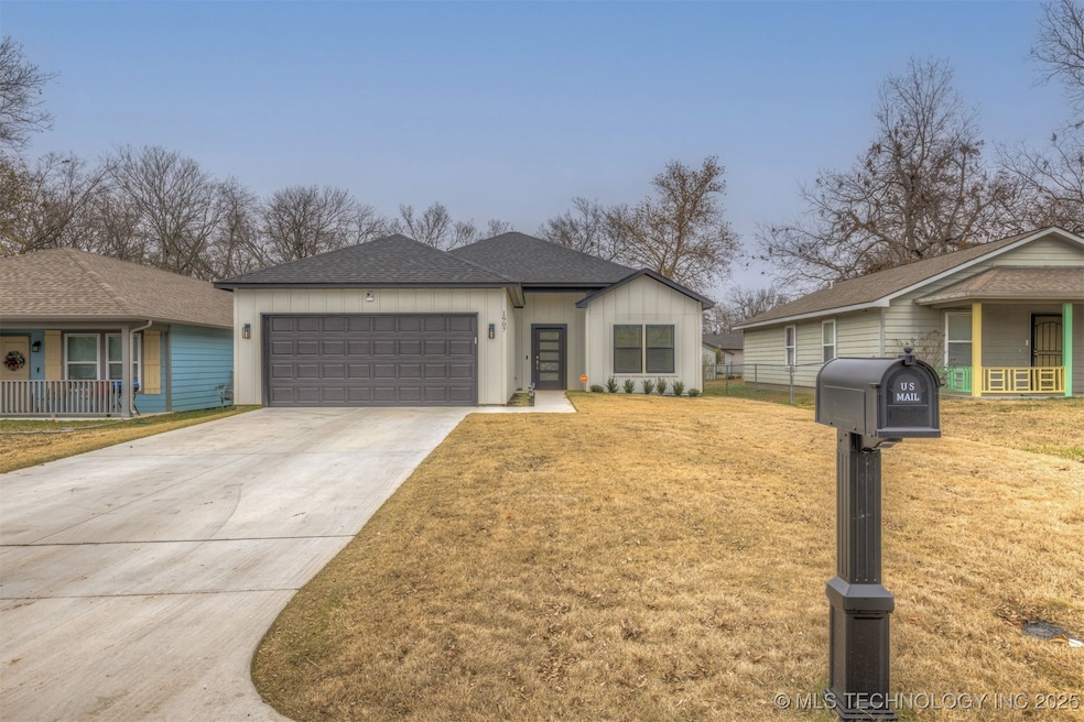 1907 E 27th St N, Tulsa, OK 74110 - photo 1