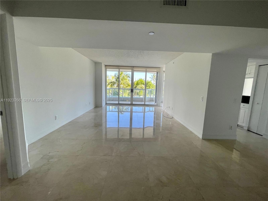 South Tower at the Point unit 610, Aventura, FL 33180 - photo 1